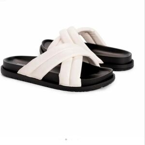 Muk Luks Slip On Sandles NWT